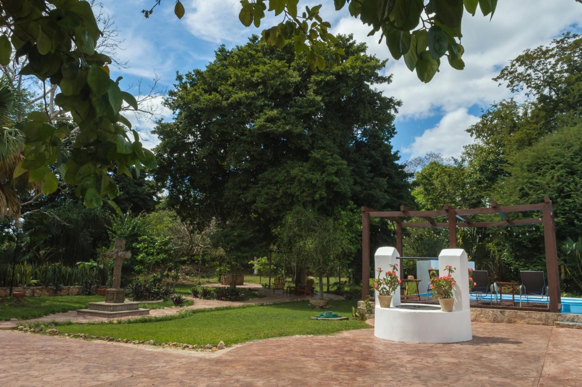 Hotel Boutique Casa Xaan Вальядолид Экстерьер фото